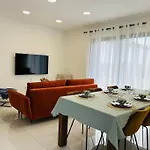 Climatisee Avec Piscine Partagee , Terrasse Et Parking *