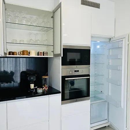 Climatisee Avec Piscine Partagee , Terrasse Et Parking Semesterbostad *