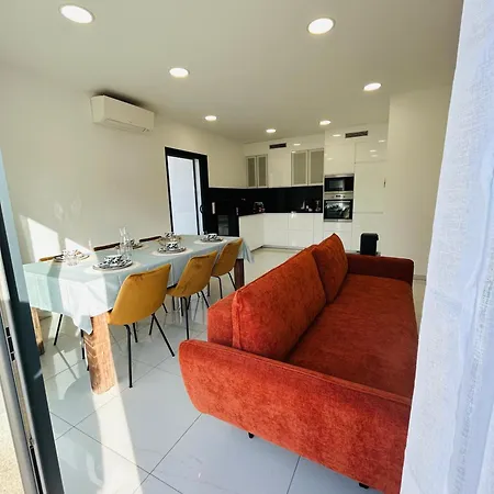 Climatisee Avec Piscine Partagee , Terrasse Et Parking * Prunelli-di-Fiumorbo