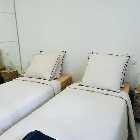 Climatisee Avec Piscine Partagee , Terrasse Et Parking Semesterbostad