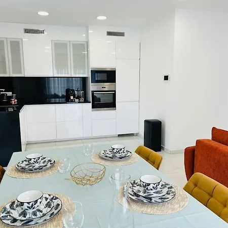 Holiday home Climatisee Avec Piscine Partagee , Terrasse Et Parking *