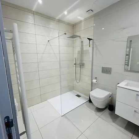 Climatisee Avec Piscine Partagee , Terrasse Et Parking Semesterbostad