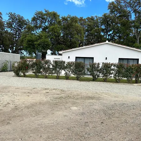 Climatisee Avec Piscine Partagee , Terrasse Et Parking Holiday home *