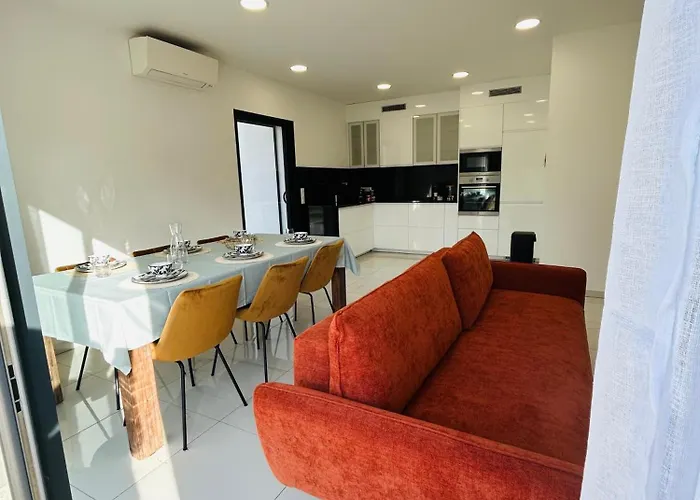 Climatisee Avec Piscine Partagee , Terrasse Et Parking * Prunelli-di-Fiumorbo