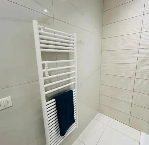 Climatisee Avec Piscine Partagee , Terrasse Et Parking Prunelli-di-Fiumorbo