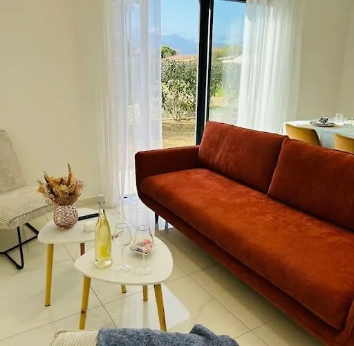 Climatisee Avec Piscine Partagee , Terrasse Et Parking Prunelli-di-Fiumorbo