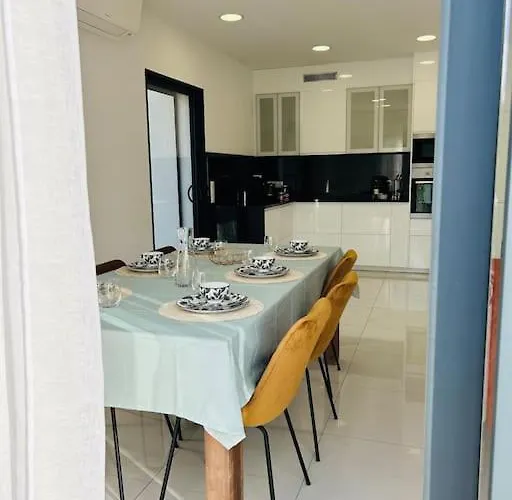 Climatisee Avec Piscine Partagee , Terrasse Et Parking Prunelli-di-Fiumorbo