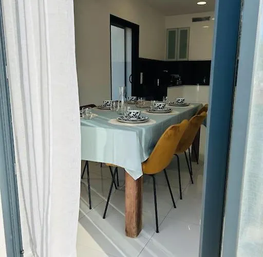 Climatisee Avec Piscine Partagee , Terrasse Et Parking Ferienhaus *